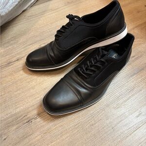 Men’s Aldo Dress Shoe Size 7 Color Black & White. Smoke Free Pet Free Home